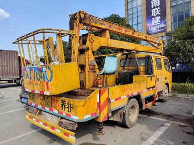道路養(yǎng)護車